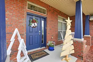 6085 Winchester Cir, Milton, FL 32570 - Photo 3