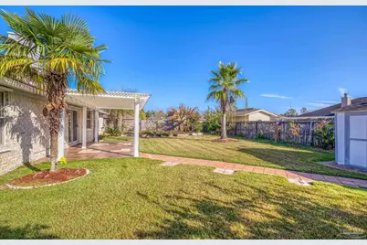 2208 Blue Lake Dr, Pensacola, FL 32506 - Photo 45