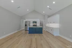 110 E Bobe St, Pensacola, FL 32503 - Photo 9