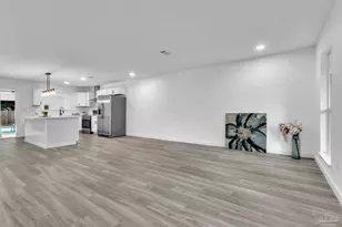 4044 Elmcrest Dr, Pensacola, FL 32504 - Photo 3