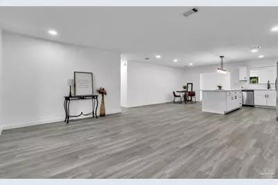 4044 Elmcrest Dr, Pensacola, FL 32504 - Photo 11