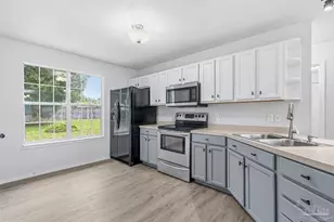 6439 Dallas Ave, Pensacola, FL 32526 - Photo 13