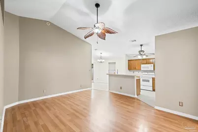 2517 Gulf Breeze Ave, Pensacola, FL 32507 - Photo 11