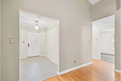 2517 Gulf Breeze Ave, Pensacola, FL 32507 - Photo 9