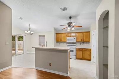 2517 Gulf Breeze Ave, Pensacola, FL 32507 - Photo 13