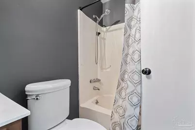 6036 W Shore Dr, Pensacola, FL 32526 - Photo 21