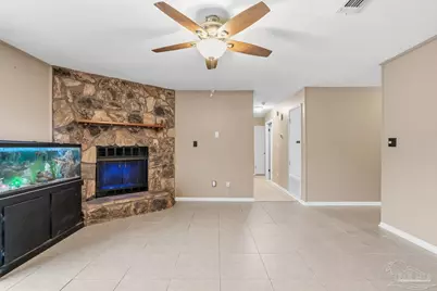 6036 W Shore Dr, Pensacola, FL 32526 - Photo 5