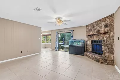 6036 W Shore Dr, Pensacola, FL 32526 - Photo 3