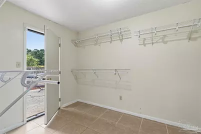 6036 W Shore Dr, Pensacola, FL 32526 - Photo 17