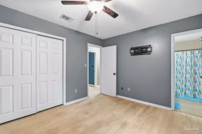 6036 W Shore Dr, Pensacola, FL 32526 - Photo 15
