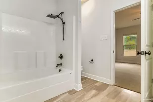 5723 Maggie Rose Cir, Milton, FL 32570 - Photo 23