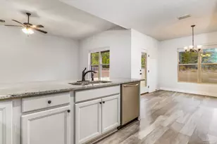 5723 Maggie Rose Cir, Milton, FL 32570 - Photo 9