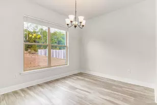 5723 Maggie Rose Cir, Milton, FL 32570 - Photo 11