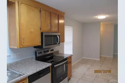 526 Greenberry Dr, Cantonment, FL 32533 - Photo 9