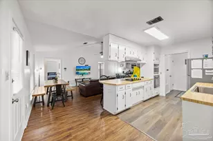 7072 Lake Joanne Dr, Pensacola, FL 32506 - Photo 11