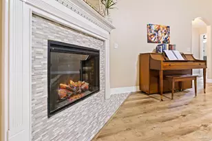 6096 Winchester Cir, Milton, FL 32570 - Photo 11