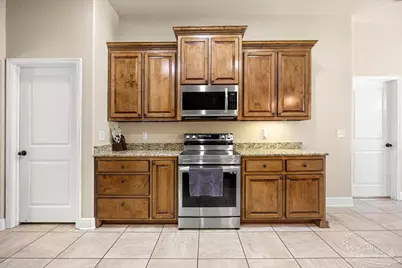 6096 Winchester Cir, Milton, FL 32570 - Photo 5