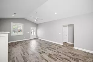 1121 E Maxwell St, Pensacola, FL 32503 - Photo 11