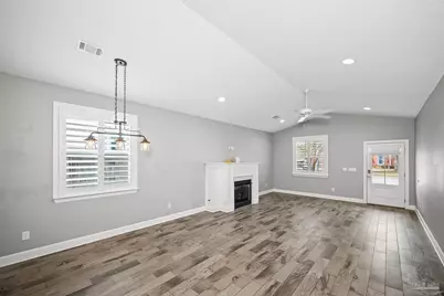 1121 E Maxwell St, Pensacola, FL 32503 - Photo 13