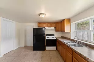 1910 W Lloyd St, Pensacola, FL 32501 - Photo 11