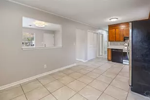 4664 Geneva Dr, Pensacola, FL 32526 - Photo 11