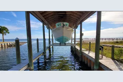 1098 Seabreeze Ln, Gulf Breeze, FL 32563 - Photo 31