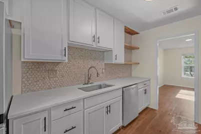 4740 Woodcliff Dr, Pensacola, FL 32504 - Photo 13