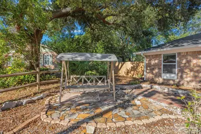 4740 Woodcliff Dr, Pensacola, FL 32504 - Photo 5