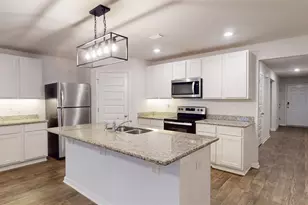 5740 Guinevere Ln, Milton, FL 32583 - Photo 9