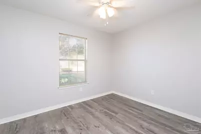 1849 Candlewood Dr, Navarre, FL 32566 - Photo 7