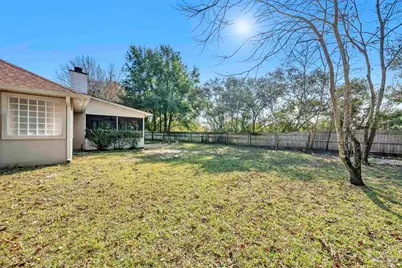 6005 Chandelle Cir, Pensacola, FL 32507 - Photo 21