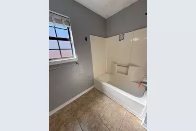 5748 Princeton Dr, Pensacola, FL 32526 - Photo 5