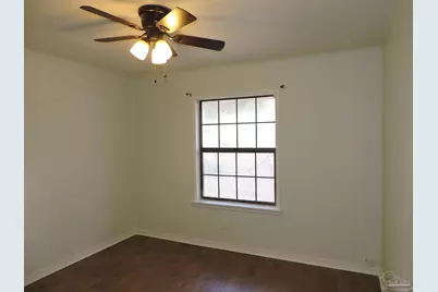 5720 Fairway Dr, Milton, FL 32570 - Photo 11