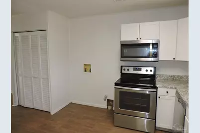 5720 Fairway Dr, Milton, FL 32570 - Photo 7