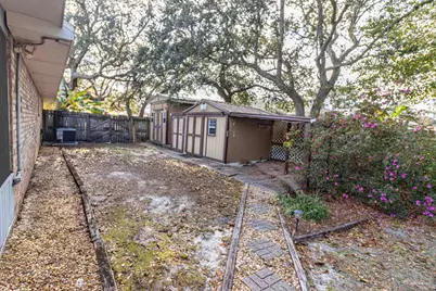 2865 Winners Cir Dr, Navarre, FL 32566 - Photo 33