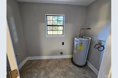 5270 Barcelona St, Pace, FL 32571 - Photo 9