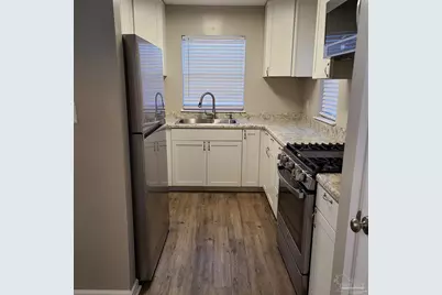 910 N Devilliers St #B, Pensacola, FL 32501 - Photo 3