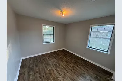 6413 Kennington Cir, Milton, FL 32570 - Photo 11