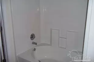 5121 Cocoa Dr, Pensacola, FL 32526 - Photo 9