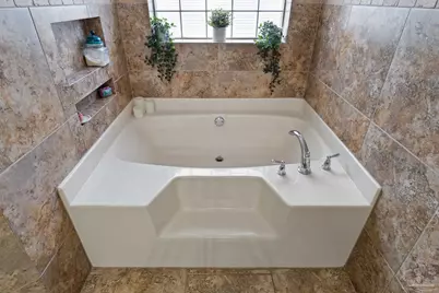 2365 Crescent Rd, Navarre, FL 32566 - Photo 23