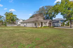 1402 E Fisher St, Pensacola, FL 32503 - Photo 5