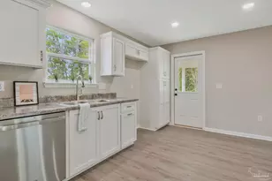 5601 Riviera Dr, Milton, FL 32583 - Photo 9