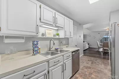 4224 Spanish Trail Pl, Pensacola, FL 32504 - Photo 11