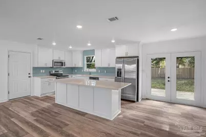 2001 Saddlebrook Dr, Pensacola, FL 32526 - Photo 9