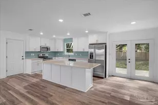 2001 Saddlebrook Dr, Pensacola, FL 32526 - Photo 9