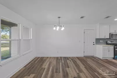 2001 Saddlebrook Dr, Pensacola, FL 32526 - Photo 9