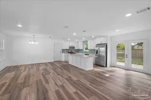 2001 Saddlebrook Dr, Pensacola, FL 32526 - Photo 9