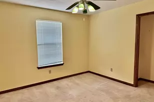 7412 St James Pl, Pensacola, FL 32506 - Photo 9