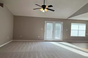 8743 Faye Ct, Navarre, FL 32566 - Photo 9