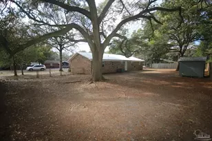 6577 Kennington Cir, Milton, FL 32570 - Photo 49